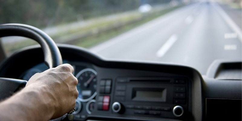 Lái thử xe trước khi thuê