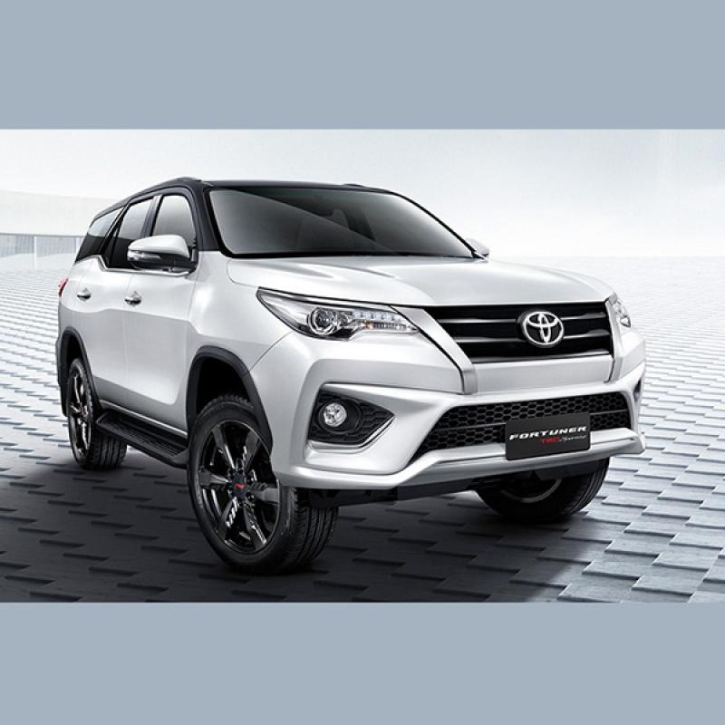 Xe TOYOTA FORTUNER 8 chỗ